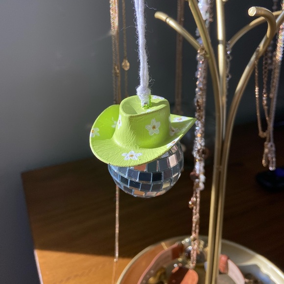 Meet your Posher, Sierra - Picture 1 of 1